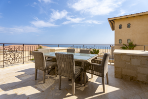 Balcony Dining